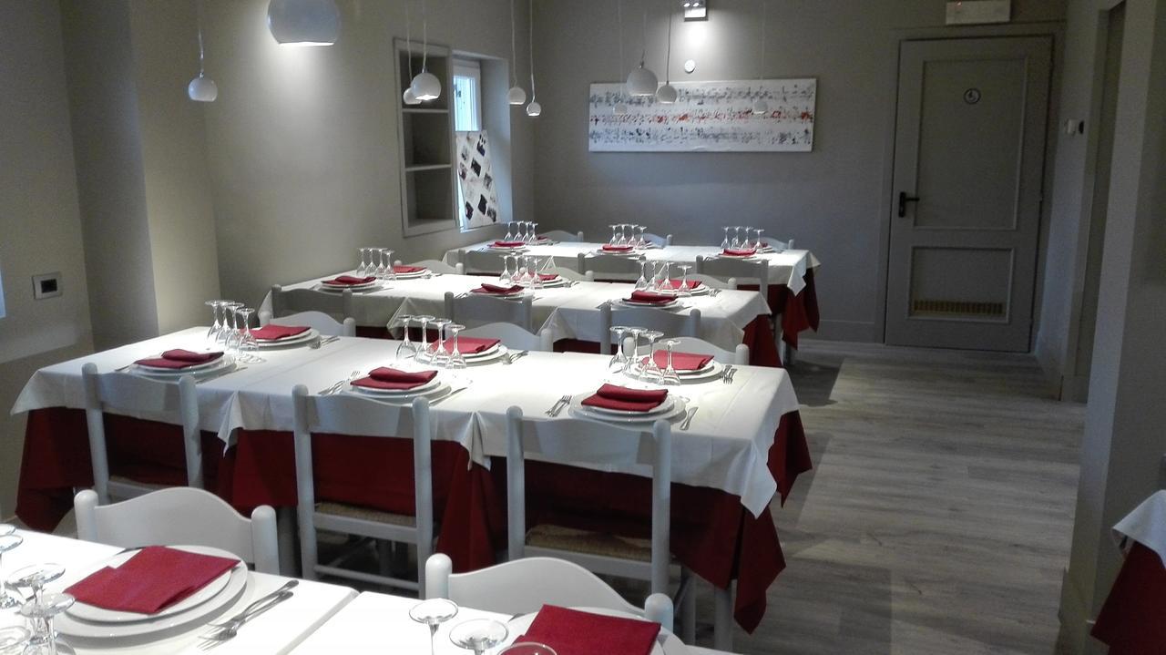 Hotel & Ristorante L'Angoletto In Selci Selci  Exterior photo